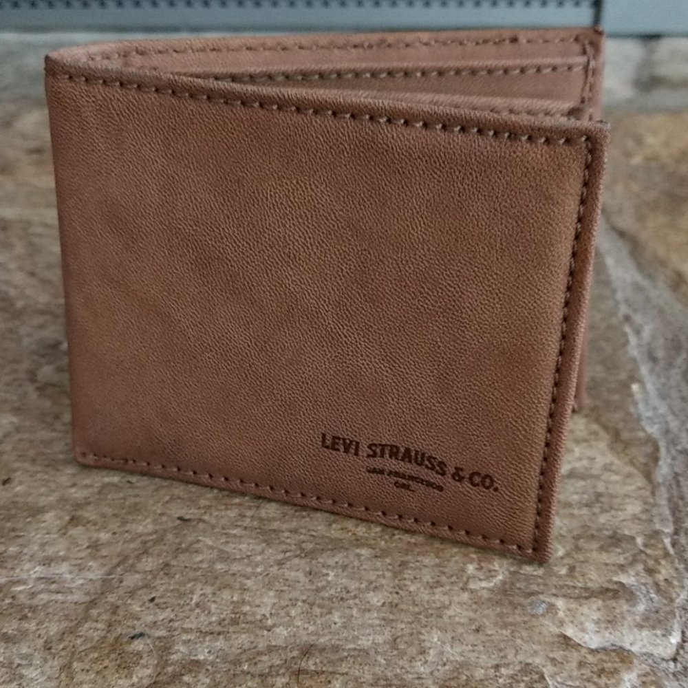 Men's Levi Strauss bifold wallet